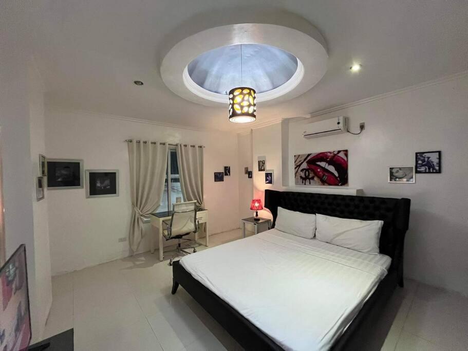Kandi Big 1 Bedroom King Bed, Free Housekeeping, Wi-Fi 安吉利斯 外观 照片