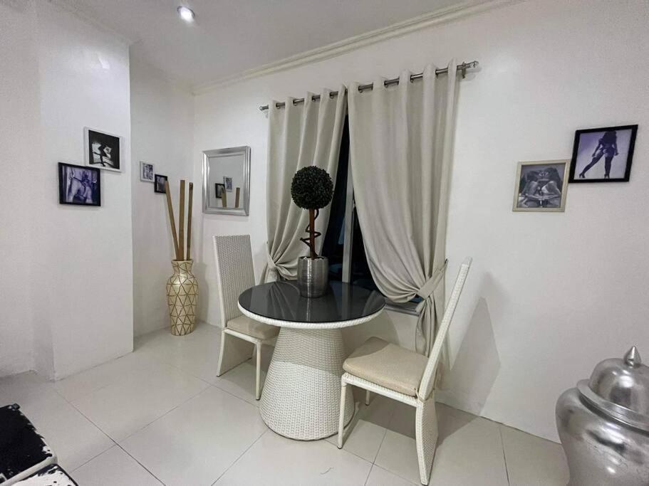 Kandi Big 1 Bedroom King Bed, Free Housekeeping, Wi-Fi 安吉利斯 外观 照片
