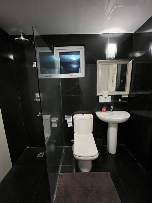 Kandi Big 1 Bedroom King Bed, Free Housekeeping, Wi-Fi 安吉利斯 外观 照片