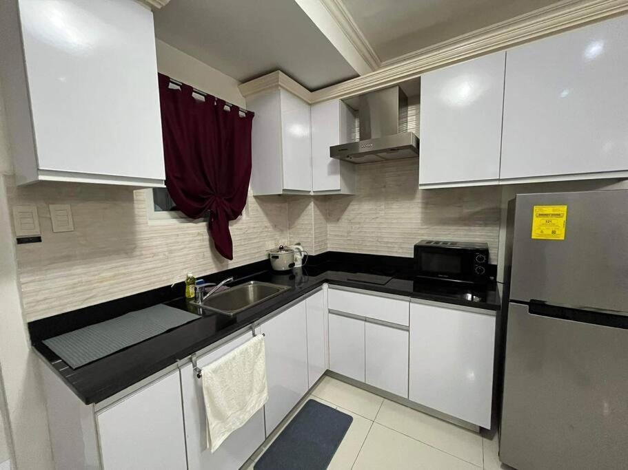 Kandi Big 1 Bedroom King Bed, Free Housekeeping, Wi-Fi 安吉利斯 外观 照片